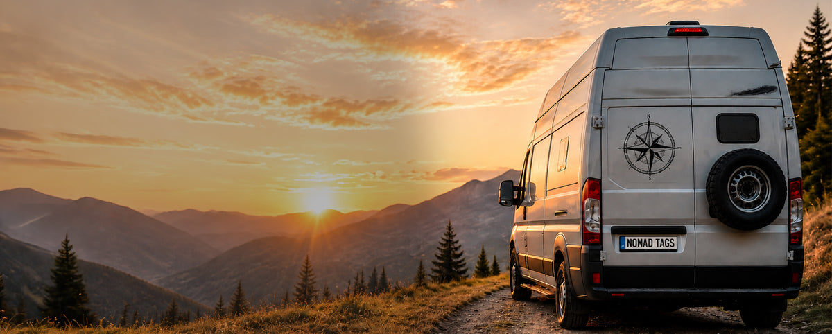 Wohnmobil vor einer Berglandschaft